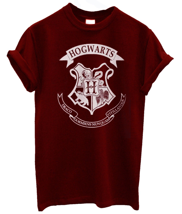 Hogwarts Logo T-Shirt - teenamycs