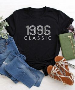 1996 Classic Born In 1996 Birthday Gift T-Shirt